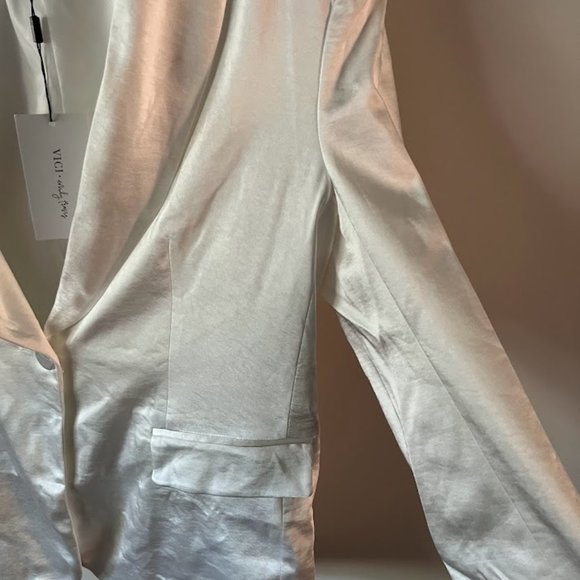 HOLIDAY WHITE BLAZER - VICI COLLECTION  - NWT! XS - Picture 4 of 5